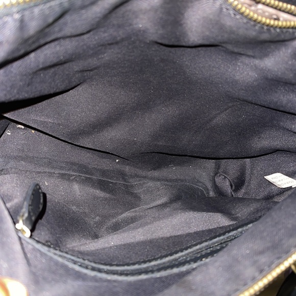 Handbags - Picture 2 of 4